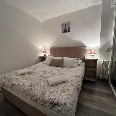 Apartman Omar Stan Na Dan Besplatan Parking Sarajevo Exterior photo