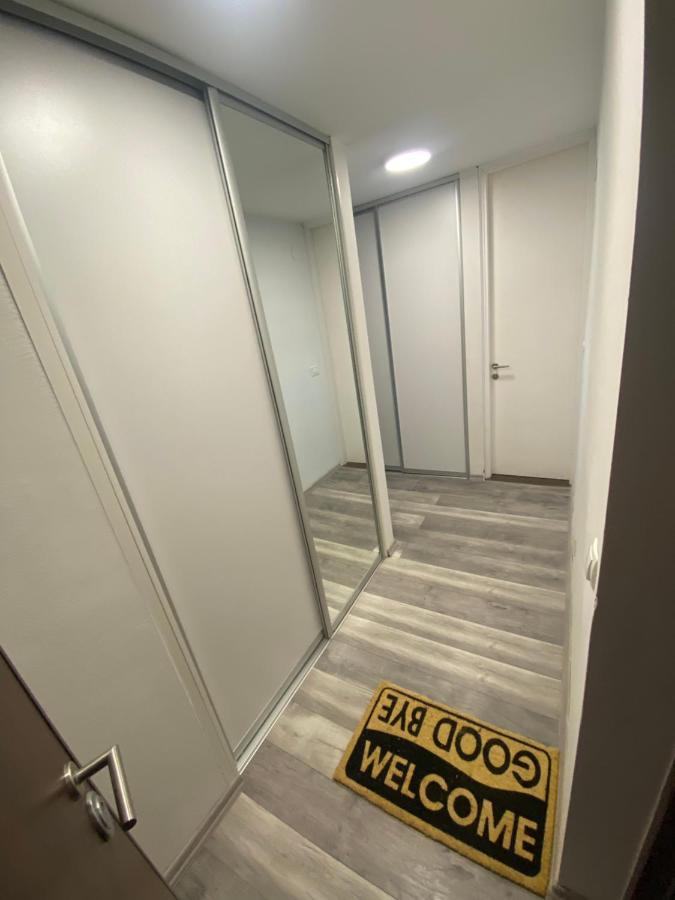 Apartman Omar Stan Na Dan Besplatan Parking Sarajevo Exterior photo