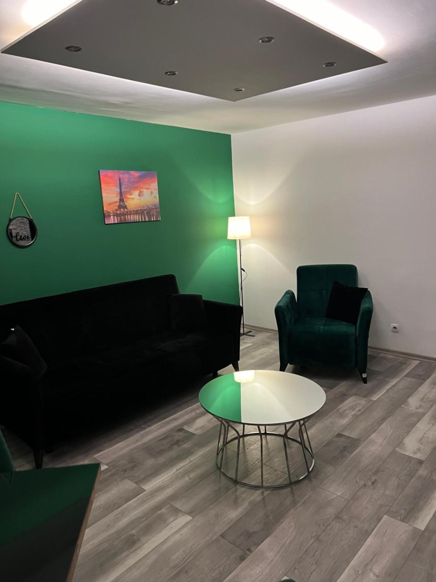 Apartman Omar Stan Na Dan Besplatan Parking Sarajevo Exterior photo