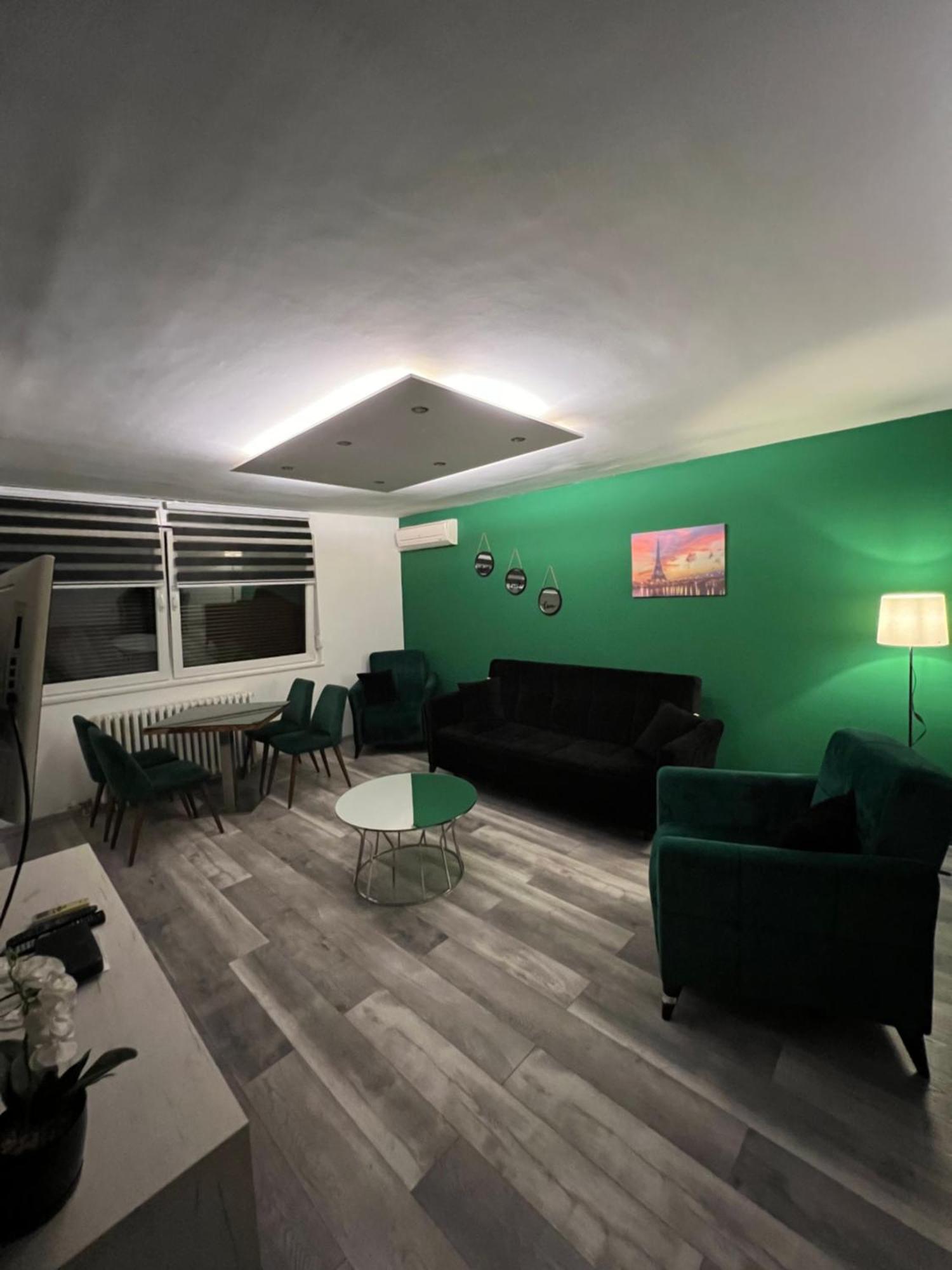 Apartman Omar Stan Na Dan Besplatan Parking Sarajevo Exterior photo