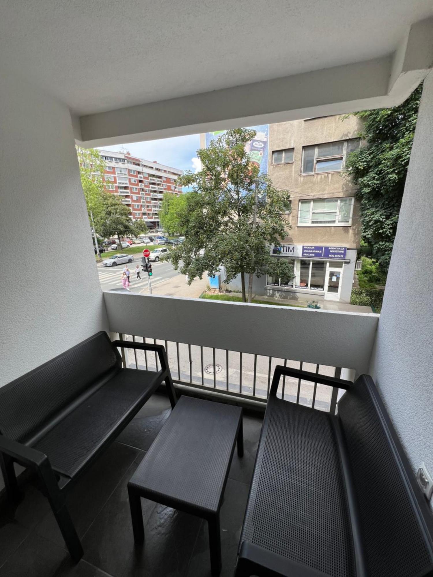 Apartman Omar Stan Na Dan Besplatan Parking Sarajevo Exterior photo